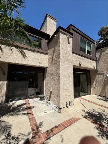 901 Hyde Court, Costa Mesa, CA 92626