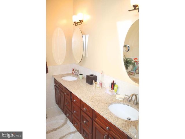 25 BENJAMIN RUSH LN, Princeton, NJ 08540