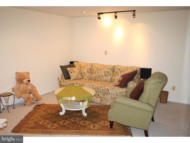 25 BENJAMIN RUSH LN, Princeton, NJ 08540
