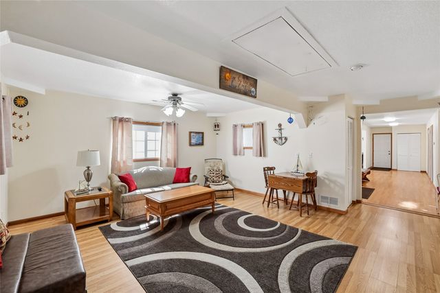 109 Bramble Drive, Montezuma, IA 50171