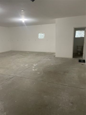 109 Bramble Drive, Montezuma, IA 50171