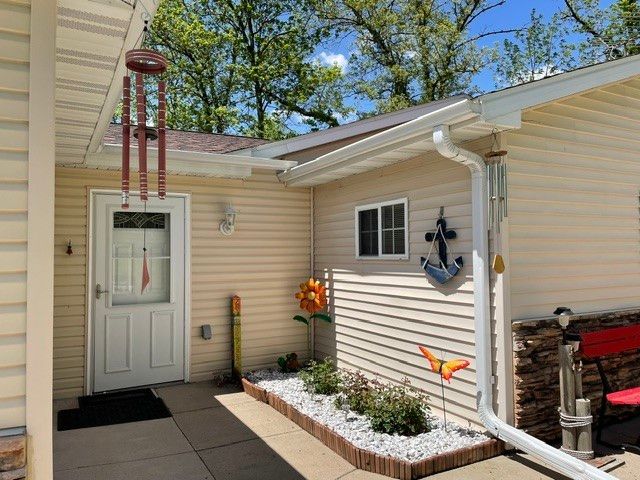 109 Bramble Drive, Montezuma, IA 50171