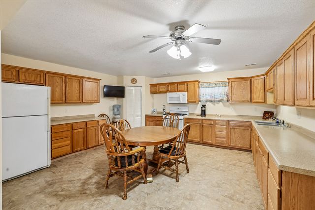109 Bramble Drive, Montezuma, IA 50171