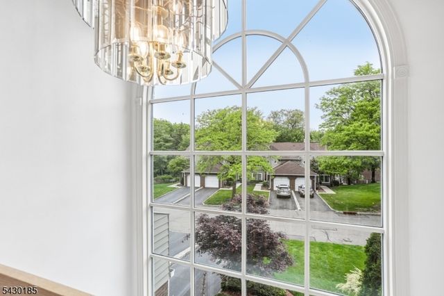 10 Fells Manor Rd, Caldwell Boro Twp., NJ 07006