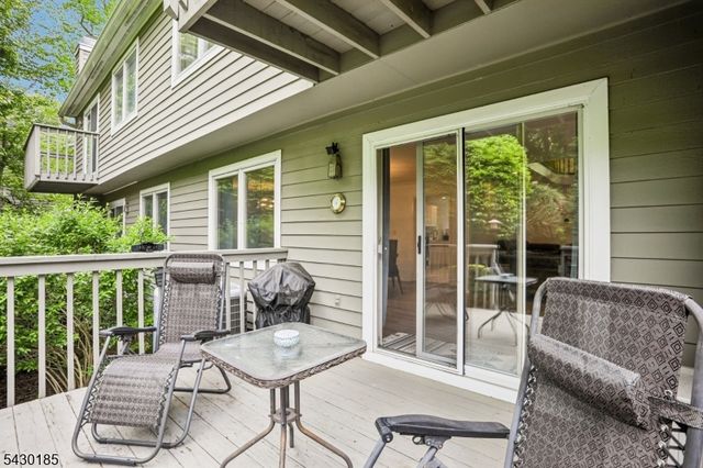 10 Fells Manor Rd, Caldwell Boro Twp., NJ 07006