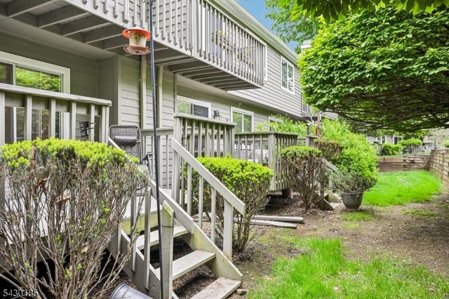 10 Fells Manor Rd, Caldwell Boro Twp., NJ 07006