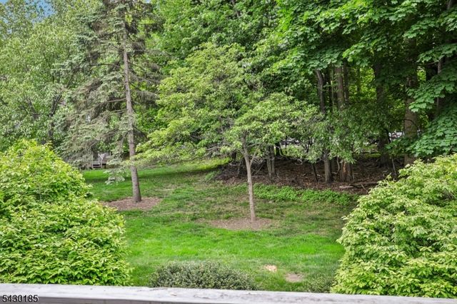10 Fells Manor Rd, Caldwell Boro Twp., NJ 07006