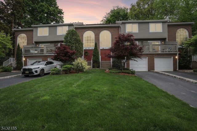 10 Fells Manor Rd, Caldwell Boro Twp., NJ 07006