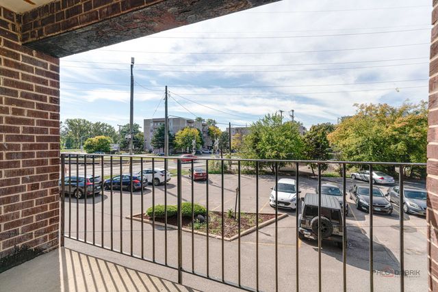 6330 Lincoln Avenue 2A, Morton Grove, IL 60053