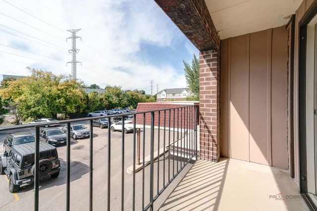 6330 Lincoln Avenue 2A, Morton Grove, IL 60053