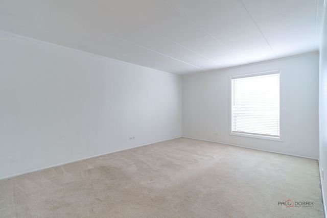 6330 Lincoln Avenue 2A, Morton Grove, IL 60053