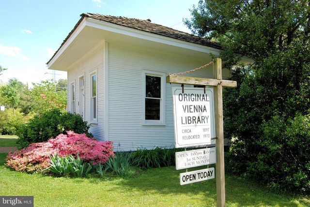 9132 ERMANTRUDE CT, Vienna, VA 22182