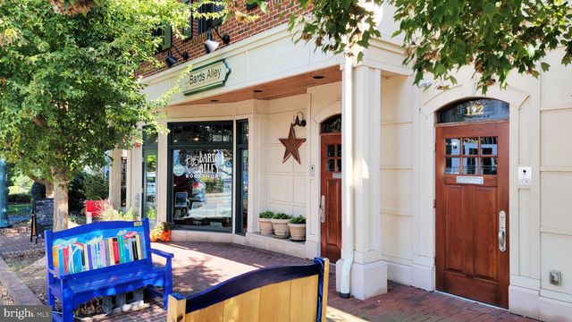 9132 ERMANTRUDE CT, Vienna, VA 22182