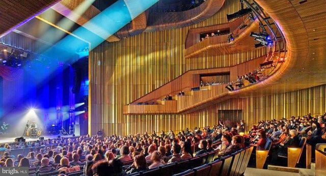 9132 ERMANTRUDE CT, Vienna, VA 22182