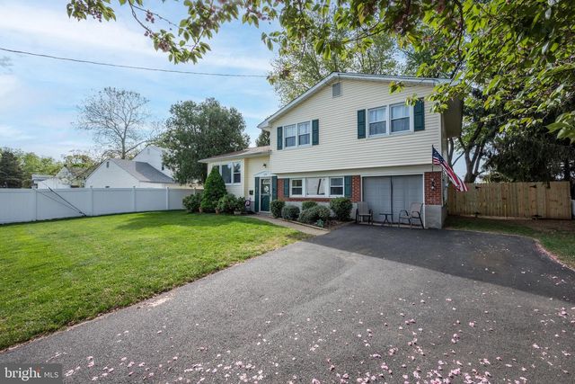 203 N HARRISON AVE, Edgewater Park, NJ 08010