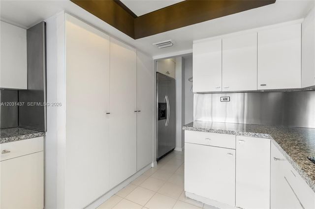 1420 Brickell Bay Drive 1405C, Miami, FL 33131