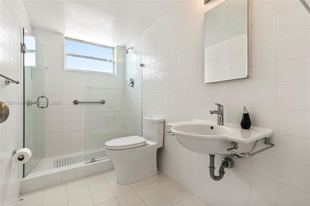 1420 Brickell Bay Drive 1405C, Miami, FL 33131