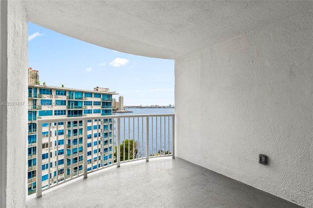 1420 Brickell Bay Drive 1405C, Miami, FL 33131