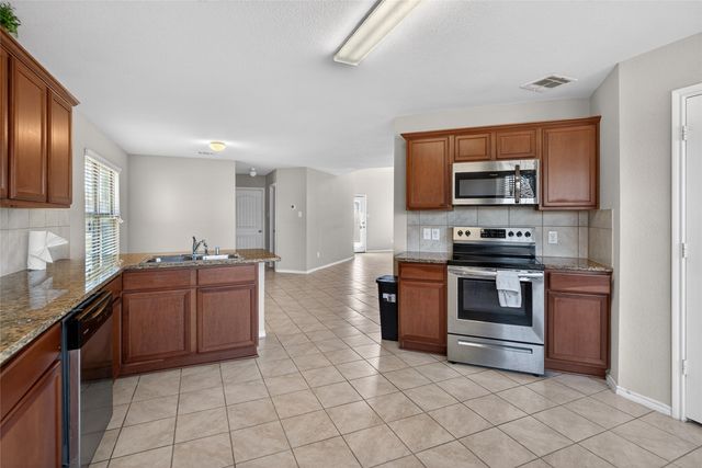 2256 Spring Hollow Dr, Lancaster, TX 75134