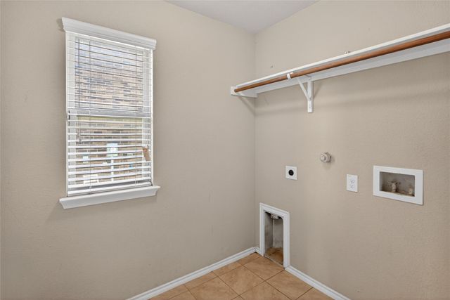 2256 Spring Hollow Dr, Lancaster, TX 75134