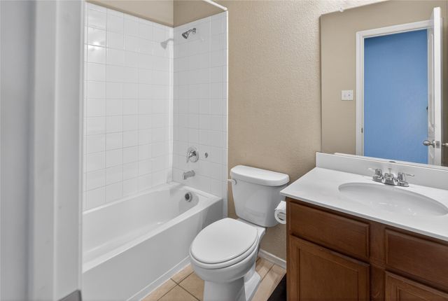 2256 Spring Hollow Dr, Lancaster, TX 75134