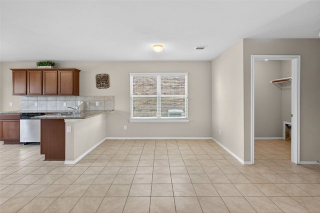 2256 Spring Hollow Dr, Lancaster, TX 75134