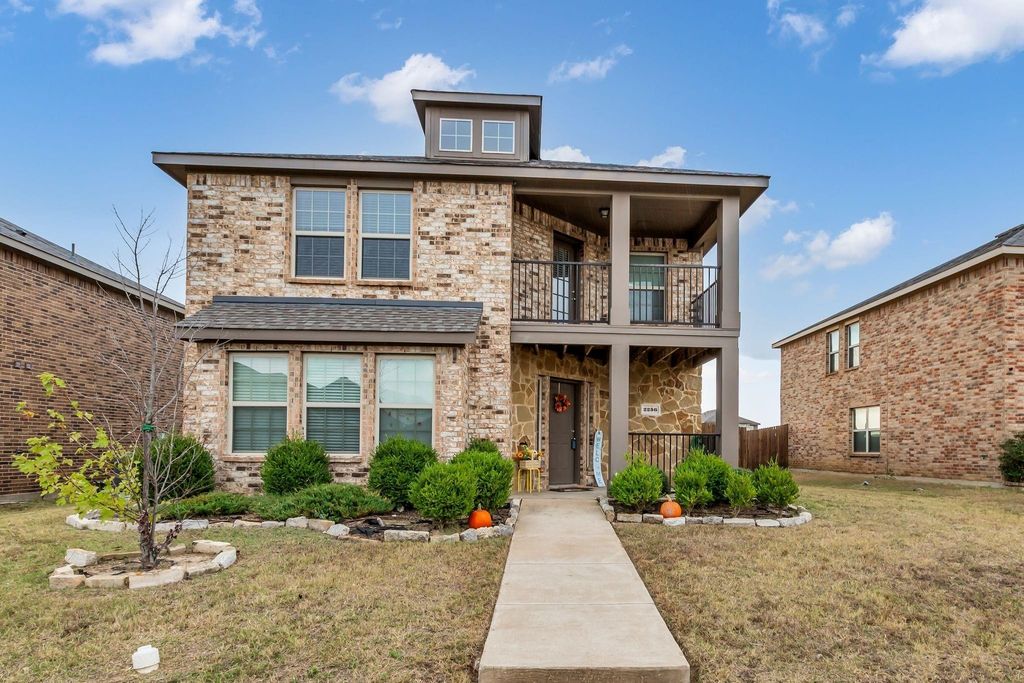 2256 Spring Hollow Dr, Lancaster, TX 75134