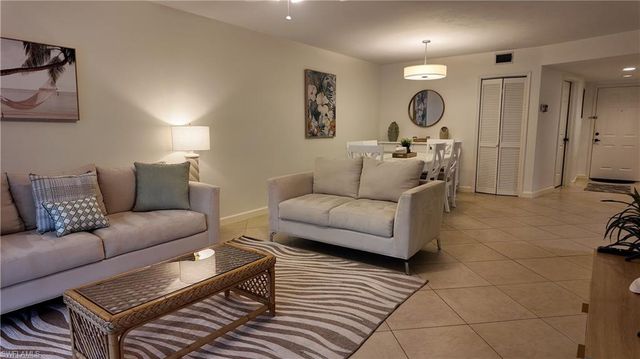 509 Roma CT 108, Naples, FL 34110