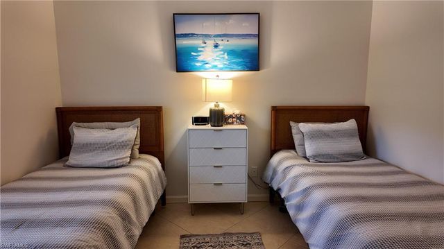 509 Roma CT 108, Naples, FL 34110