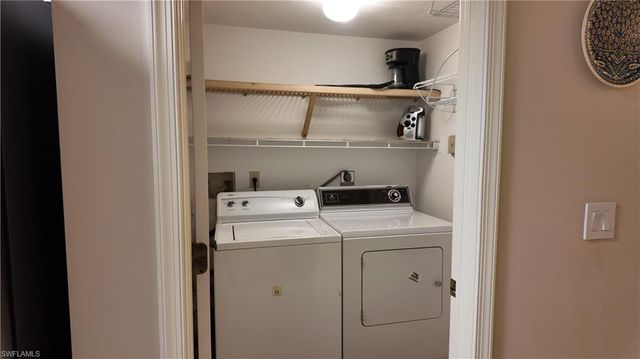 509 Roma CT 108, Naples, FL 34110