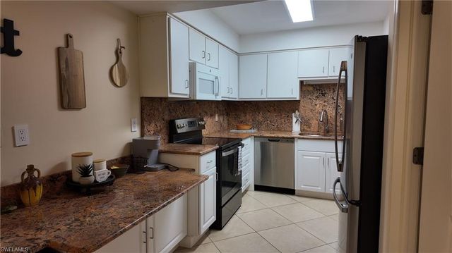 509 Roma CT 108, Naples, FL 34110