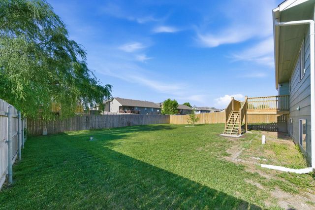 2413 E Casey Dr, Goddard, KS 67052