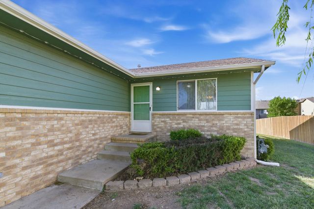 2413 E Casey Dr, Goddard, KS 67052