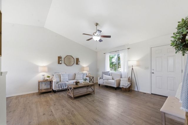 2413 E Casey Dr, Goddard, KS 67052
