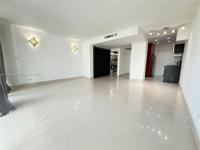 1408 Brickell Bay Dr 213, Miami, FL 33131