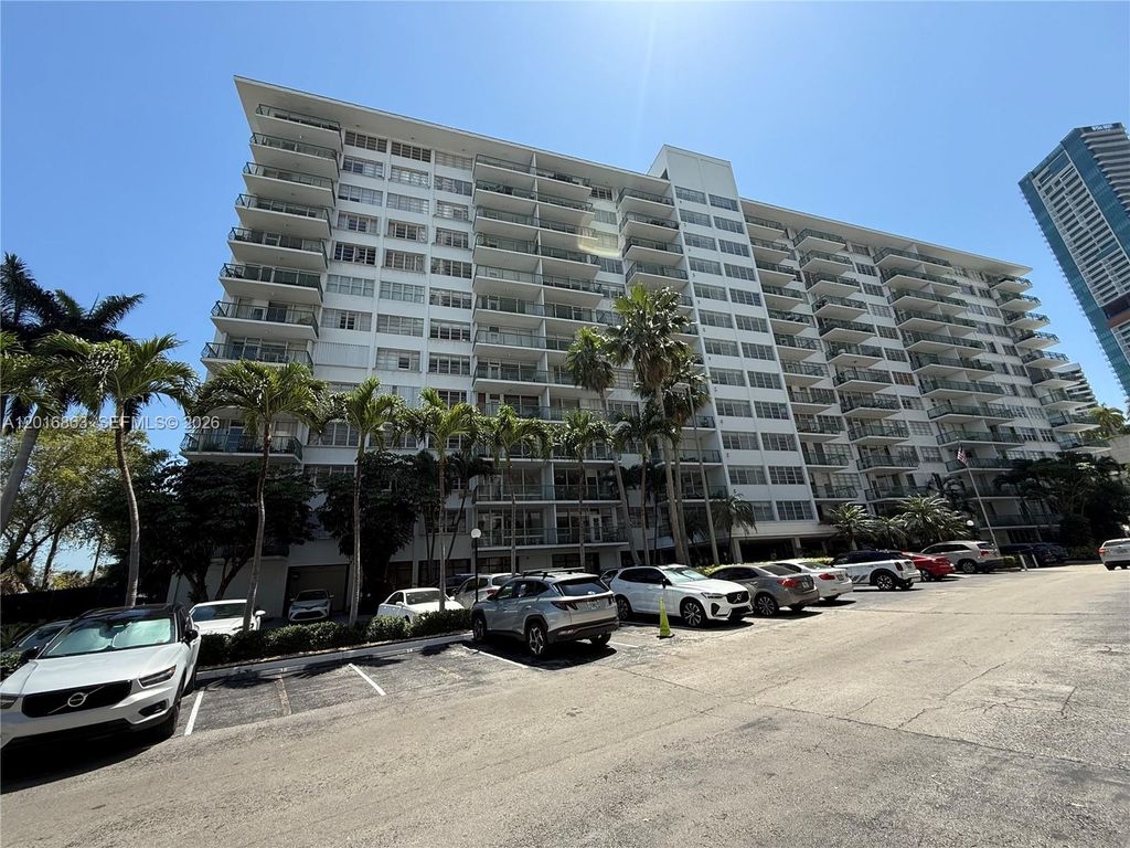 1408 Brickell Bay Dr 213, Miami, FL 33131