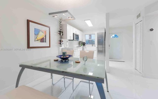 2931 E Sunrise Lakes Drive 109, Sunrise, FL 33322