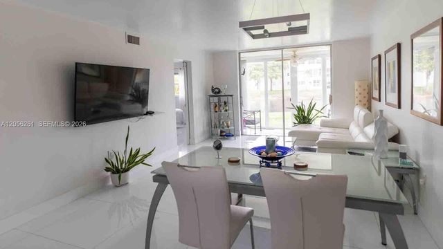 2931 E Sunrise Lakes Drive 109, Sunrise, FL 33322