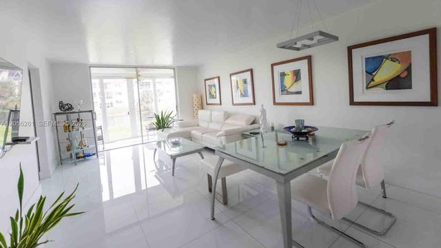 2931 E Sunrise Lakes Drive 109, Sunrise, FL 33322