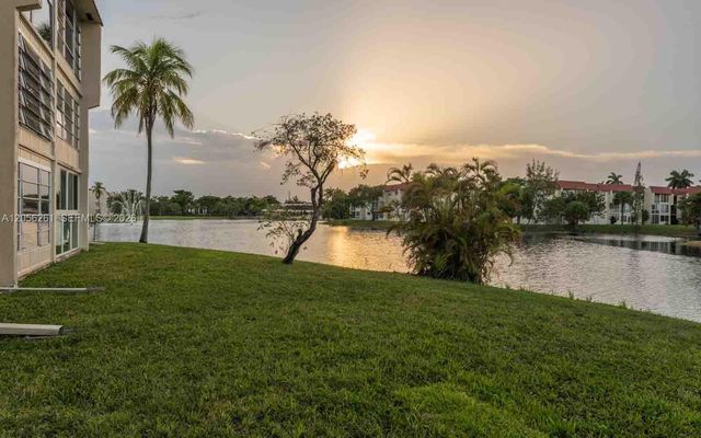 2931 E Sunrise Lakes Drive 109, Sunrise, FL 33322
