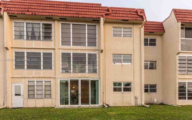 2931 E Sunrise Lakes Drive 109, Sunrise, FL 33322