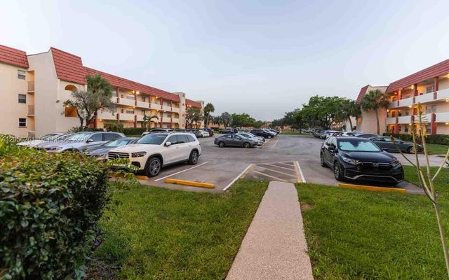 2931 E Sunrise Lakes Drive 109, Sunrise, FL 33322