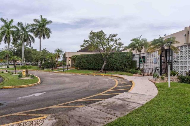 2931 E Sunrise Lakes Drive 109, Sunrise, FL 33322