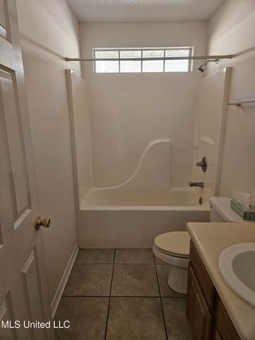 2532 N 10th Street, Ocean Springs, MS 39564