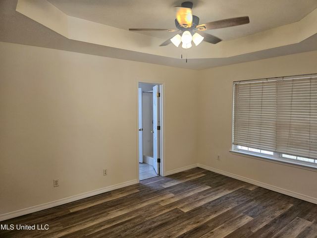 2532 N 10th Street, Ocean Springs, MS 39564
