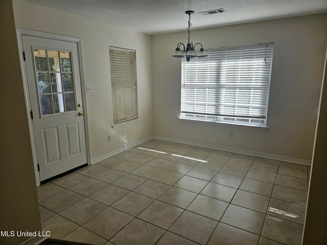 2532 N 10th Street, Ocean Springs, MS 39564