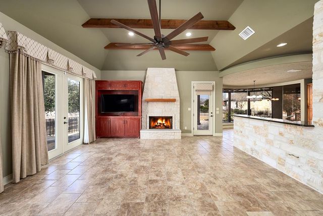 2916 Rock Barn Dr, Kerrville, TX 78028