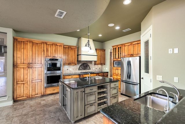 2916 Rock Barn Dr, Kerrville, TX 78028