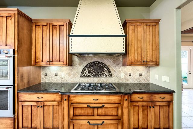 2916 Rock Barn Dr, Kerrville, TX 78028