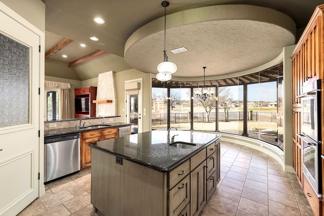 2916 Rock Barn Dr, Kerrville, TX 78028